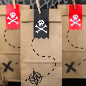 Godispåsar & stickers Pirates Party - PartyDeco